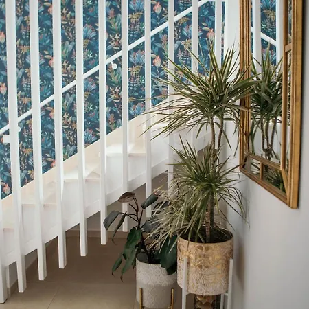 Guest house Flowers & Faces 3*