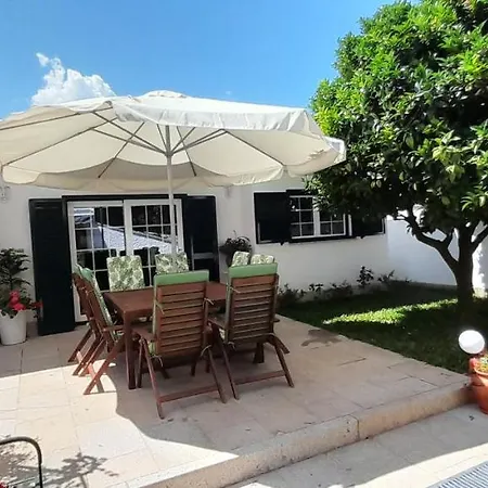 Flowers & Faces Guest house