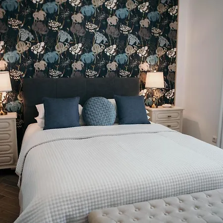 Flowers & Faces Guest house