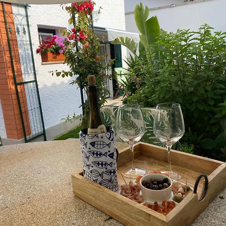 Guest house Flowers & Faces